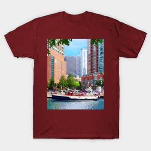 Chicago IL - Chicago River Near Centennial Fountain T-Shirt